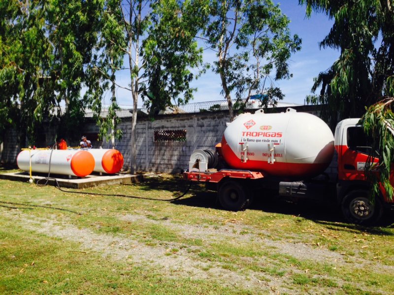areatanquesdegascargando.jpg